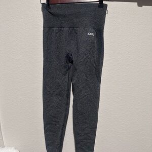 AYBL women’s brand new dark grey leggings with scrunch butt